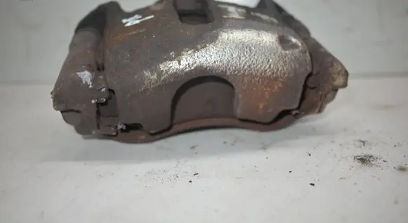 Citroen C3 Picasso Front brake caliper 