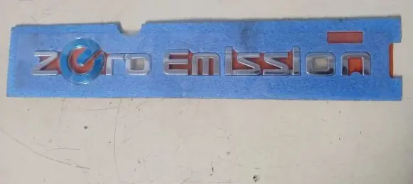 Nissan Leaf I (ZE0) Front door emblem/model letters 