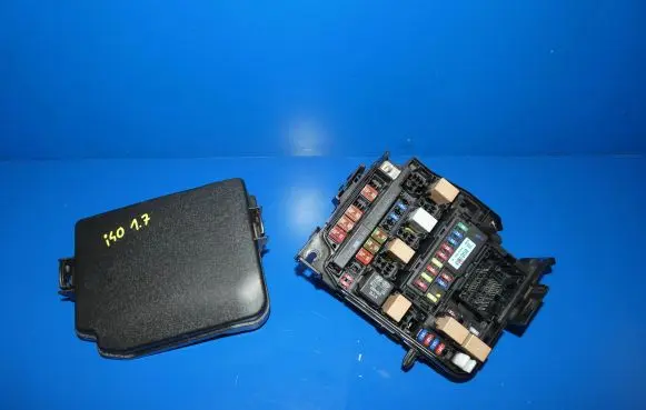 Hyundai i40 Fuse module 912143Z044