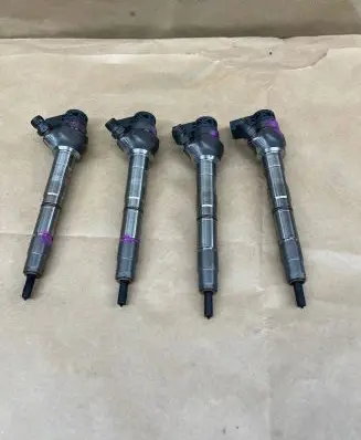 Volkswagen PASSAT B8 Fuel injector 04l130277ad