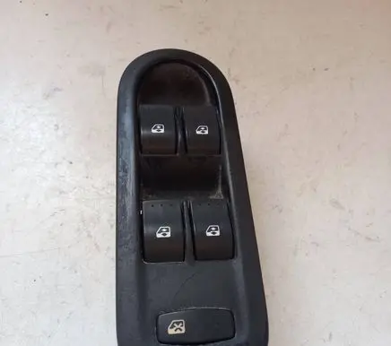 Renault Scenic II - Grand scenic II Electric window control switch 156018070E