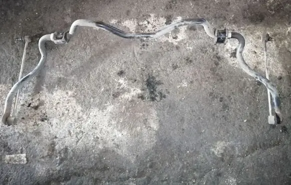 Toyota Yaris Front anti-roll bar/sway bar