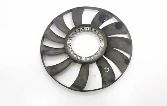 Volkswagen PASSAT B5 Fan impeller 058121301B