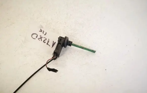 Audi A4 S4 B6 8E 8H Interior temperature sensor 4b0820539