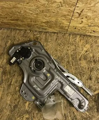 Hyundai Trajet Front door window regulator with motor