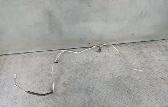 Suzuki Swift I Air conditioning (A/C) pipe/hose 9573163J100