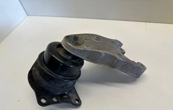 Volkswagen Polo Engine mount bracket 6Q0199185M