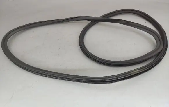 Porsche Macan (95B) Front door rubber seal 95B831721B