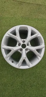 Seat Arona R16 alloy rim 