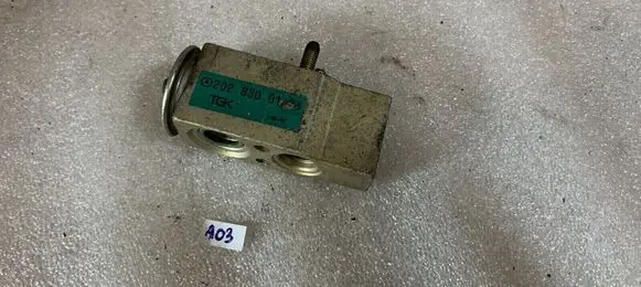 Mercedes-Benz C W202 Air conditioning (A/C) expansion valve 2028300184