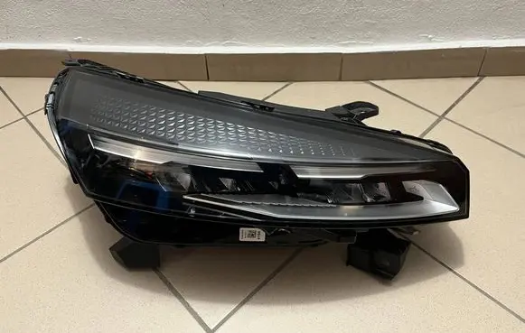 Renault Clio V Headlight/headlamp 260103507R
