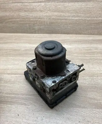 Toyota Corolla Verso E121 ABS Pump 4451013070 8954113040