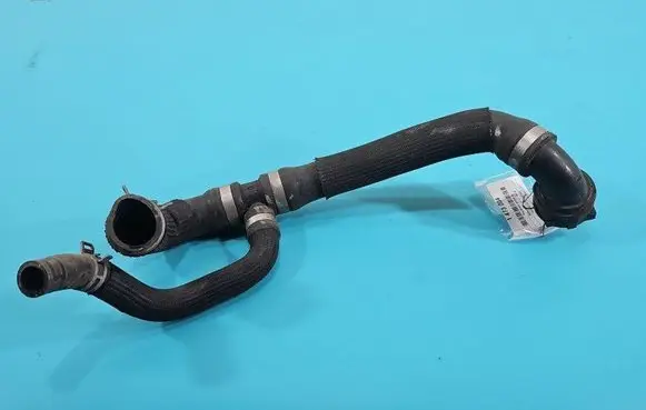 Engine coolant pipe/hose