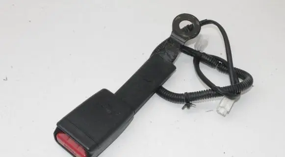 Infiniti Q50 Front seatbelt buckle
