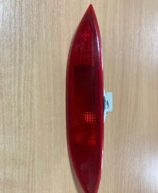 Third/center stoplight