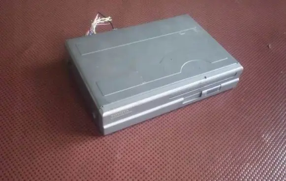 Toyota Avensis T220 Navigation unit CD/DVD player 0866200840