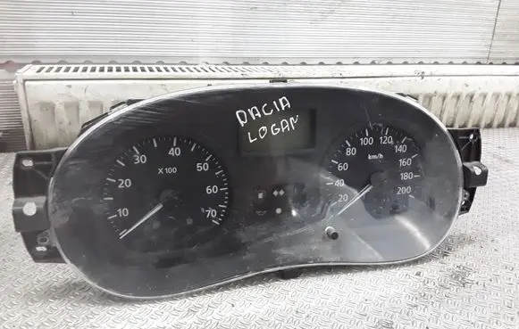 Dacia Logan I Speedometer (instrument cluster) P820037720