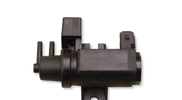 BMW 5 E60 E61 Turbo solenoid valve 7796634 70057903 0307109