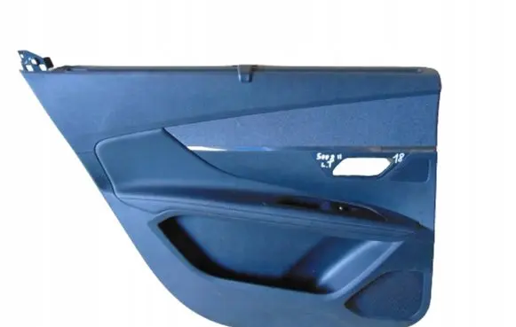 Peugeot 5008 II Rear door card panel trim
