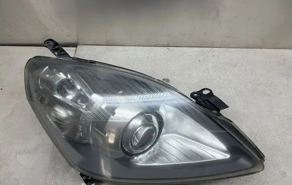 Opel Zafira B Headlight/headlamp 13252471 13153357