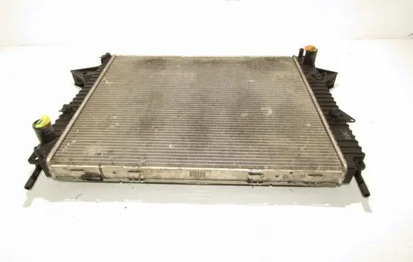 Land Rover Discovery 3 - LR3 Coolant radiator PCC500102