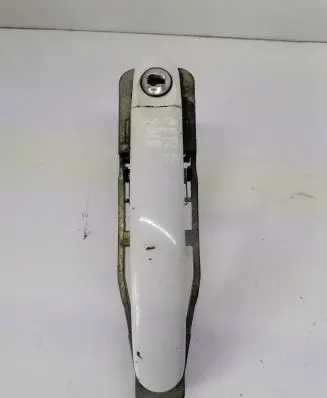Volkswagen New Beetle Front door exterior handle