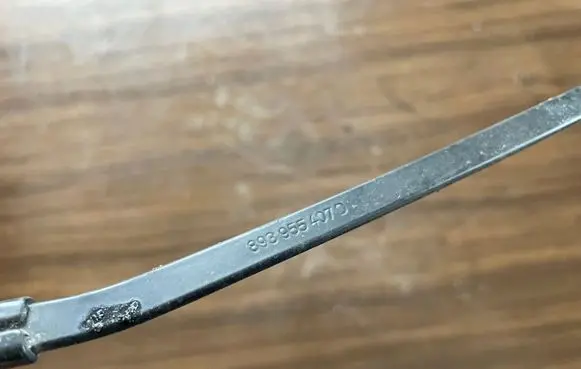 Audi 80 90 B3 Front wiper blade arm 893955407D
