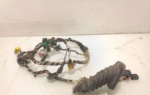 Skoda Octavia Mk2 (1Z) Front door wiring loom 