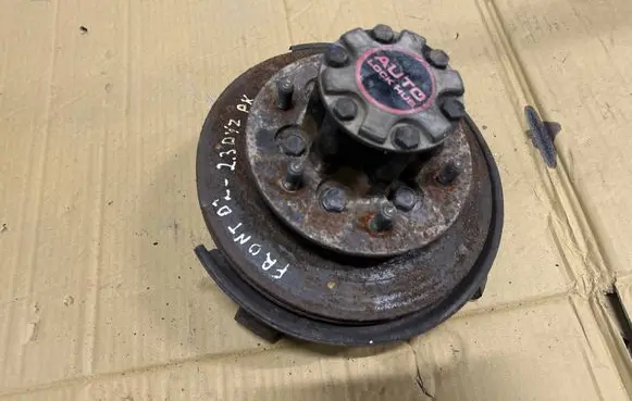 Opel Frontera B Front wheel hub 