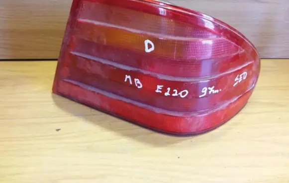 Mercedes-Benz E W210 Rear/tail lights A2108204464