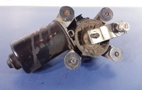 Hyundai Accent Front wiper linkage and motor