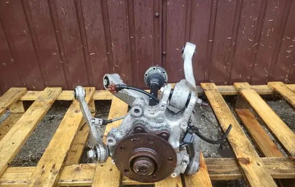 Porsche Macan (95B) Front wheel hub spindle knuckle 8R0505435C