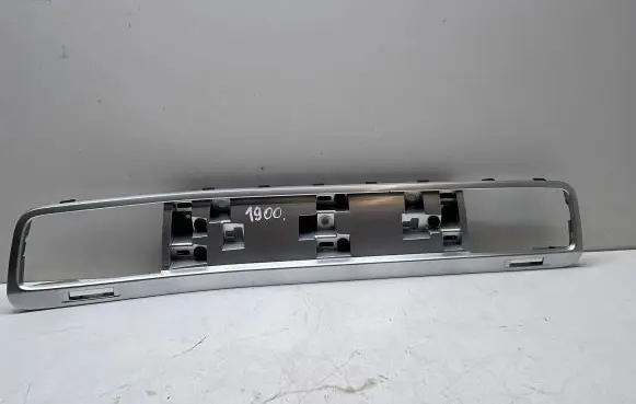 Volkswagen Touareg II Panel trim 7P1857226 6709401