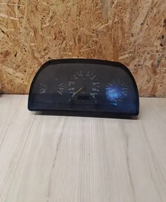 Speedometer (instrument cluster)