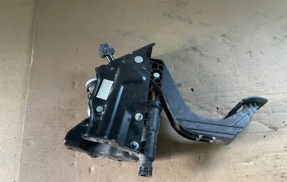 Mercedes-Benz Sprinter W906 Clutch pedal A9062900212 1036776