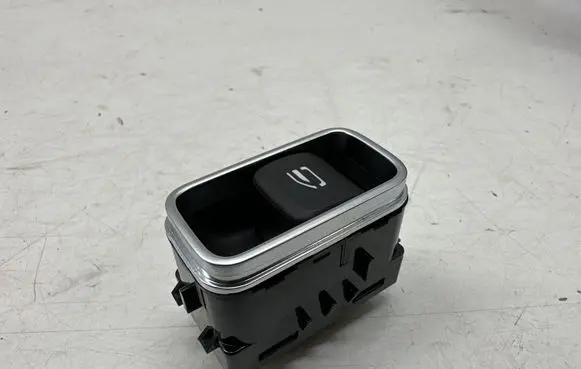 Mercedes-Benz CLA C118 X118 Electric window control switch A1679050201