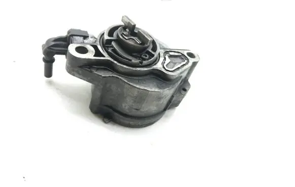 Peugeot 308 Vacuum pump D1562C1