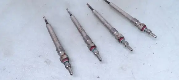 Volkswagen PASSAT B6 Glow plug 03L963319