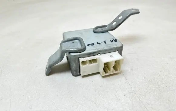 Toyota Yaris Power steering control unit/module 896500D030 K9101100 6900000565