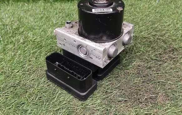 Opel Zafira B ABS Pump 13246534BE 13246534BK