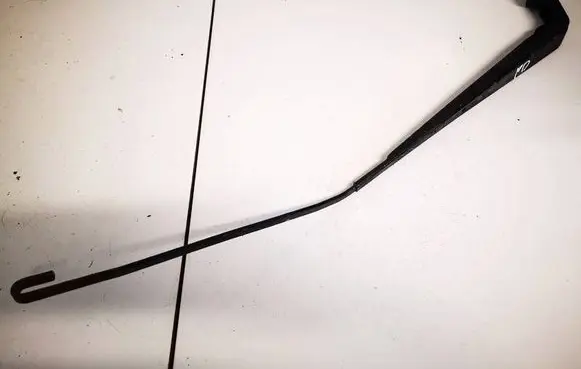 Front wiper blade arm