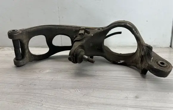 Peugeot 407 Front lower control arm/wishbone 9644552180