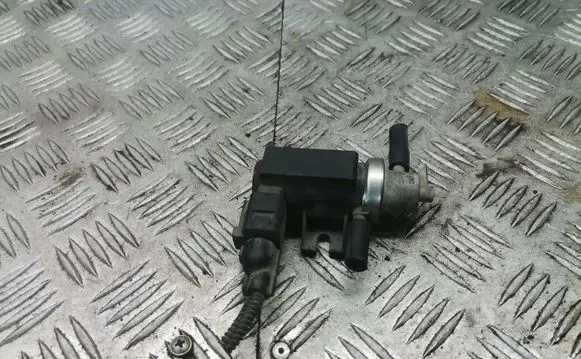 Skoda Octavia Mk1 (1U) Turbo solenoid valve 1j0906627
