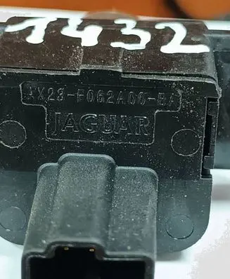 Jaguar XF X250 Switch for retractable tow bar AX23F062A00BA