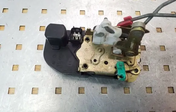 Jeep Grand Cherokee (WK) Rear door lock