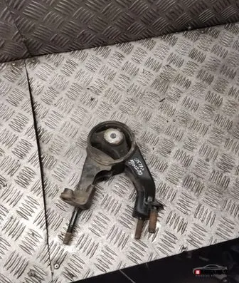 Toyota Corolla Verso AR10 Engine mount bracket