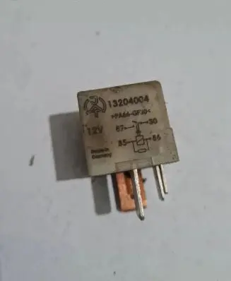 Volkswagen Transporter - Caravelle T4 Other relay PA66GF30 13204004