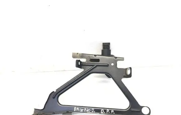 BMW 7 F01 F02 F03 F04 Fender mounting bracket 7184180