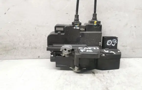 Chevrolet Captiva Front door lock 