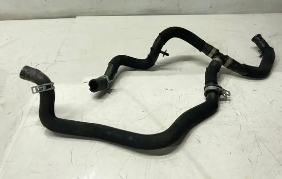 Volvo V40 Engine coolant pipe/hose 31474985